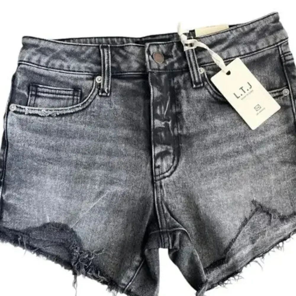 L.T.J. Letter To Juliet raw hem cutoff washed black denim jean shorts Large NWT